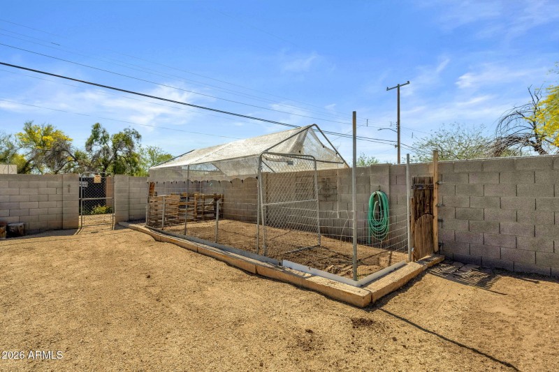 1717 W Clarendon Ave