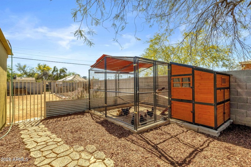 1717 W Clarendon Ave