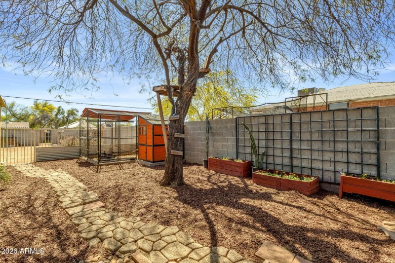 1717 W Clarendon Ave