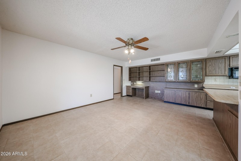 Dining area or additional living space