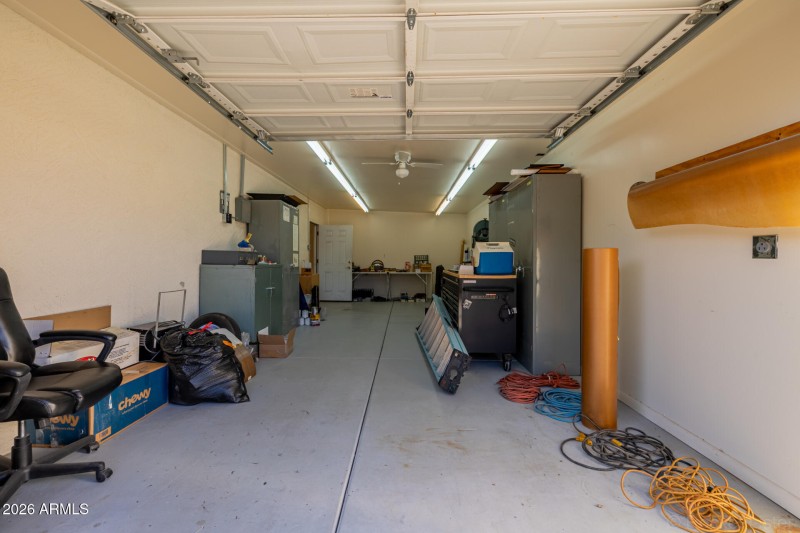 Detached garage / workshop