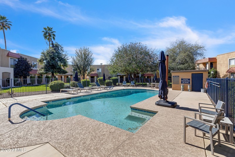 610 E Montebello Ave #41-30