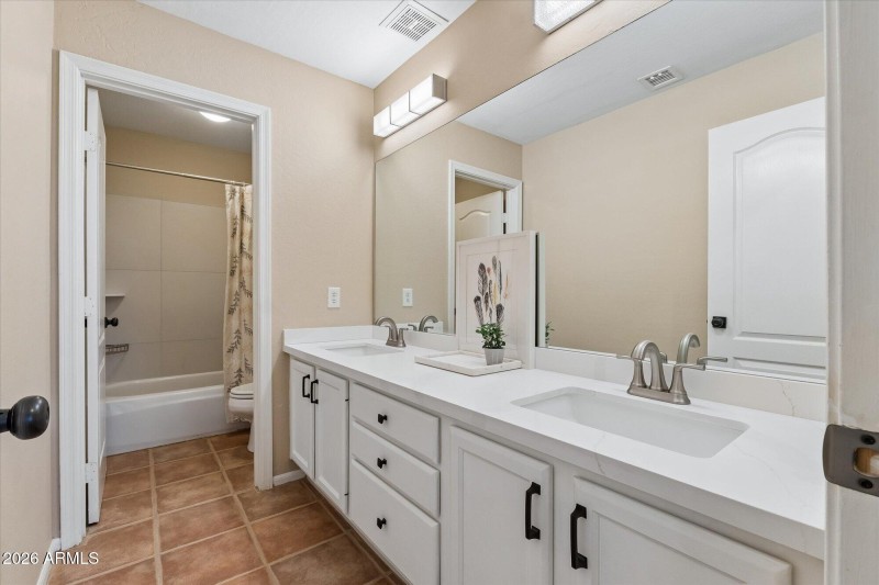 Upstairs Hall Bathroom