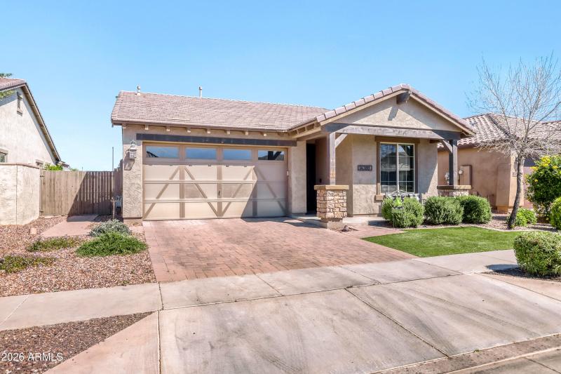 FRONT PAVER DRIVEWAY