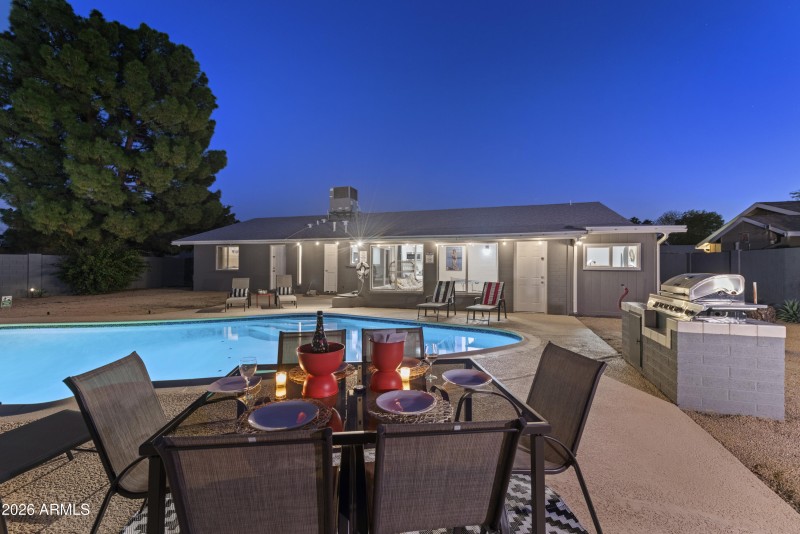 Exterior ~ Outdoor Dining