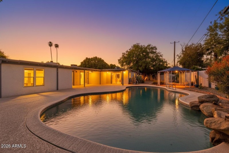 96c6b155-d8d8-4d38-b741-e9e536f9b298