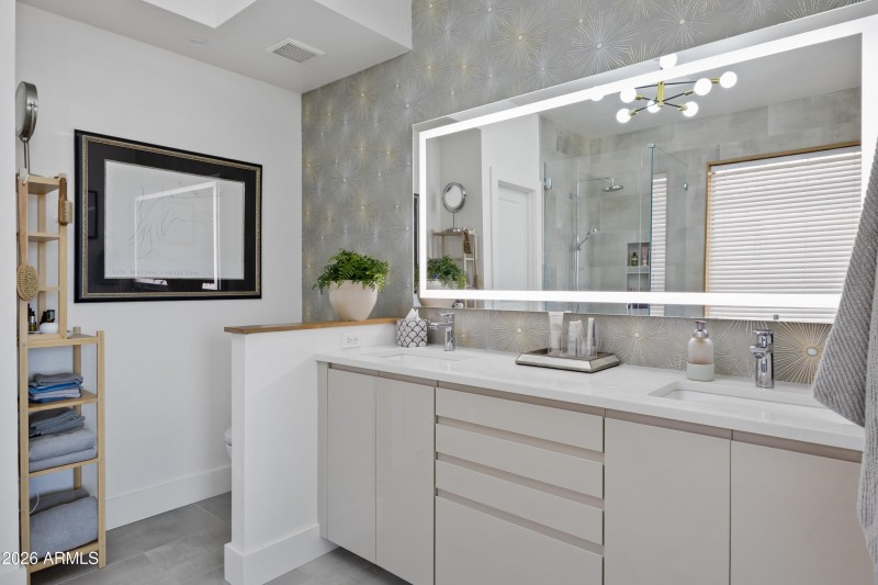 Dual Vanities and Led Mirror