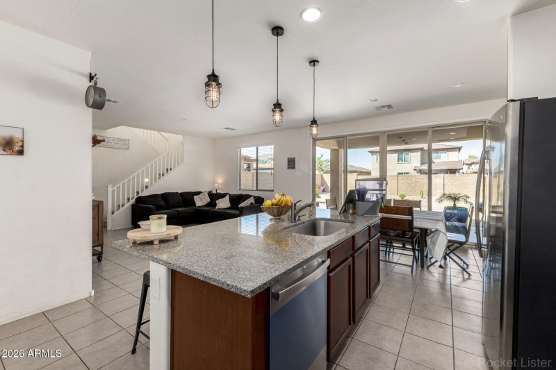 ISLAND INTO GREATROOM