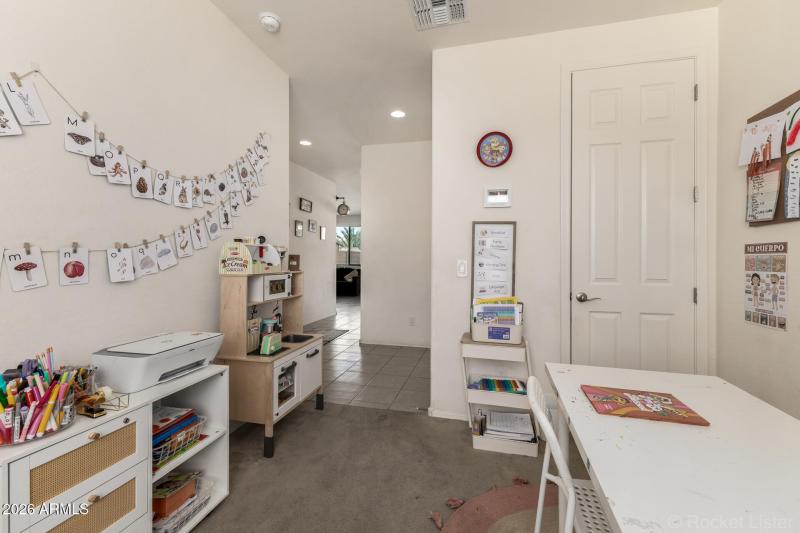 BONUS / DEN CLOSET VIEW