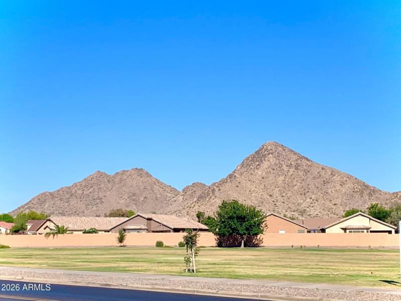 COMMUNITY PARK ON MOUNTIAN VISTA