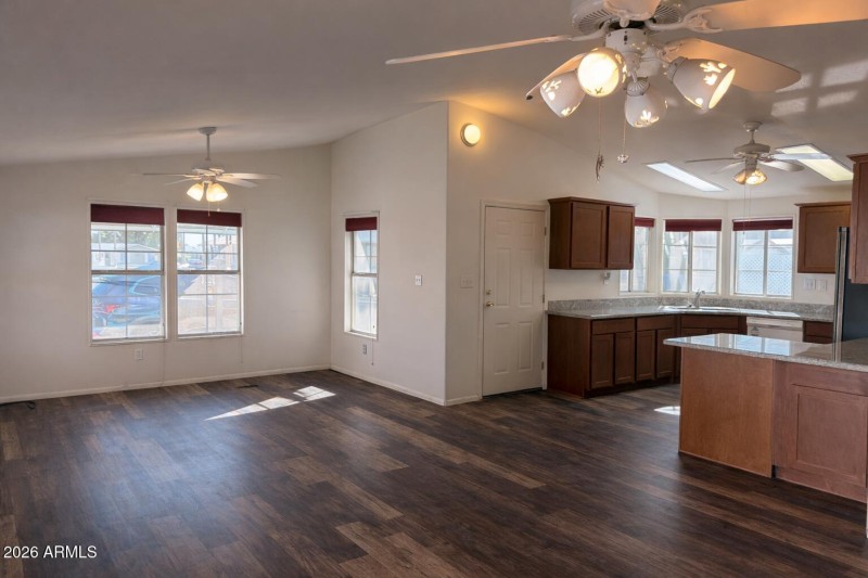 3700 13 Dining living and ktichen