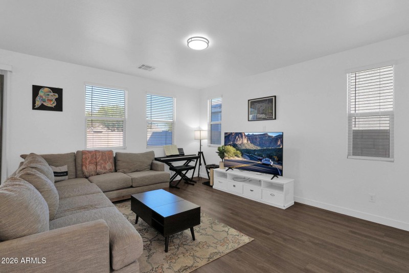 21-web-or-mls-P1570566