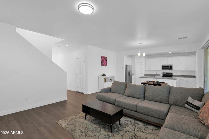 23-web-or-mls-P1570570