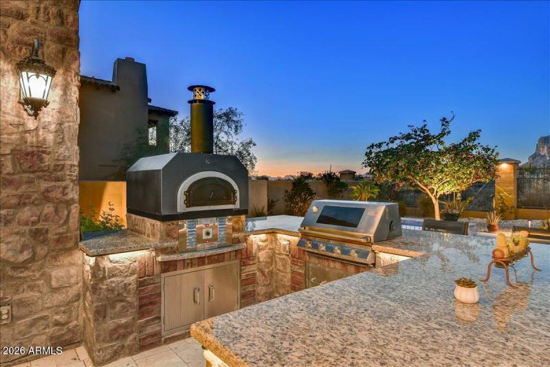 34-Outdoor Kitchen