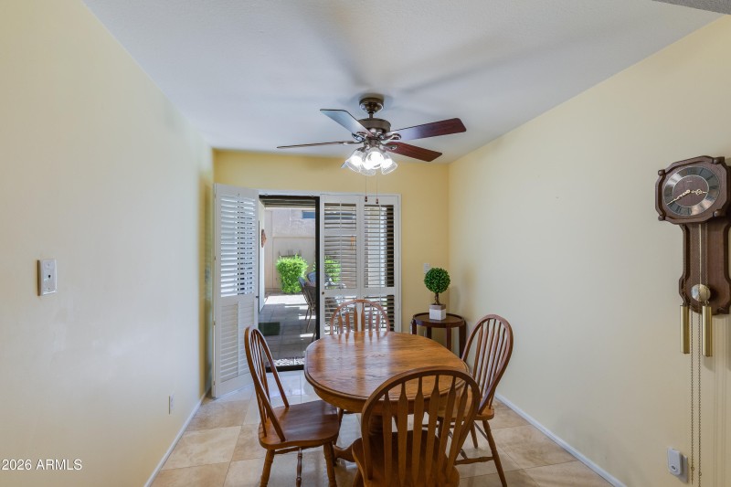 Eat-in Kitchen area w Patio Exit