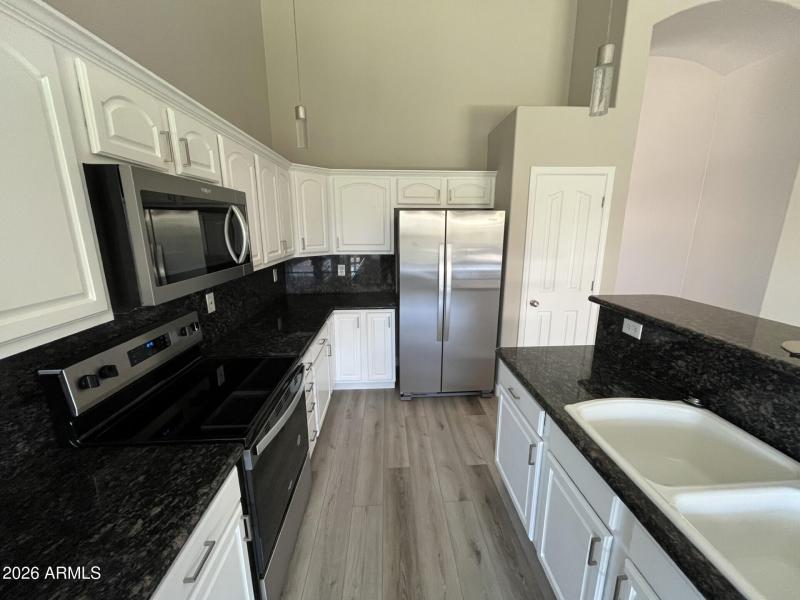 refrigerator Whirlpool 2