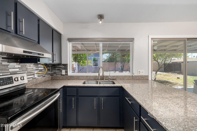 Kitchen w/window facing backyard