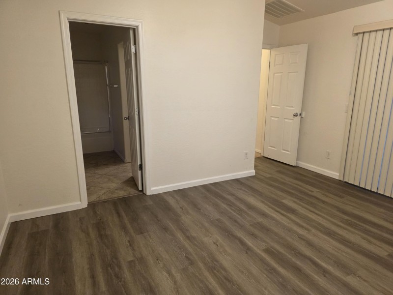 2521 W Desert Spring Way Pic #2