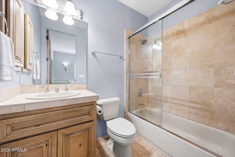 En-Suite Guest Bathroom 1