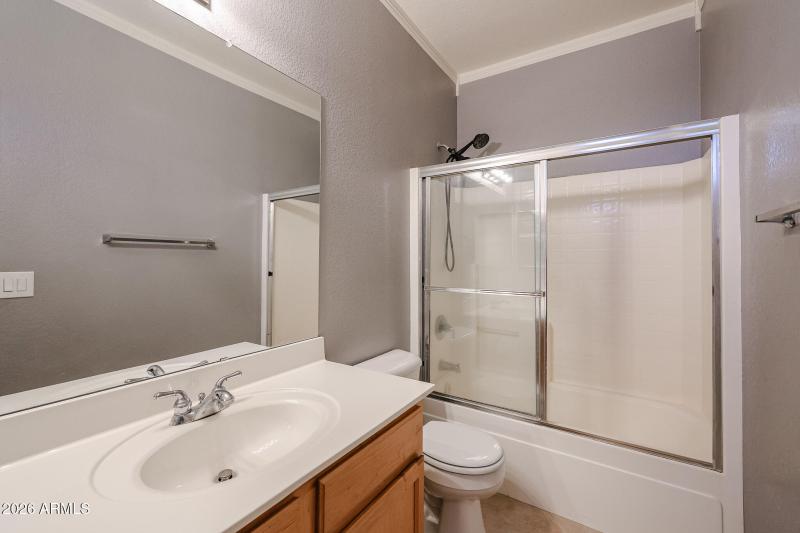 Guest bath shower and tub combo