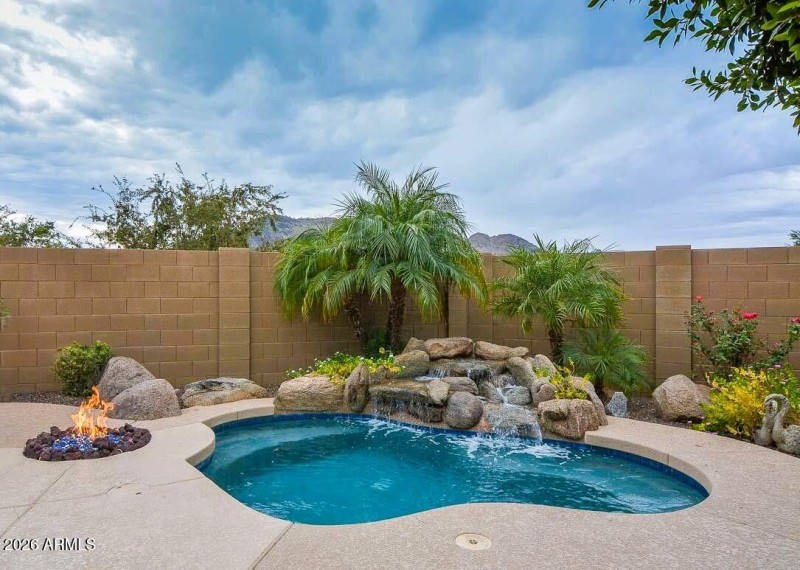 EXTERIOR SPOOL - MAYA