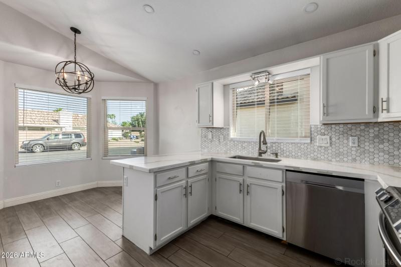 Kitchen & Breakfast Nook