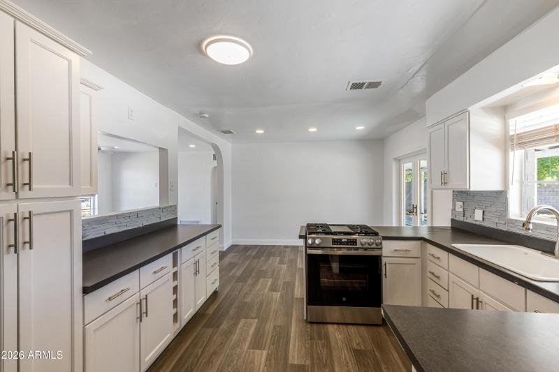 1807 E San Miguel-15