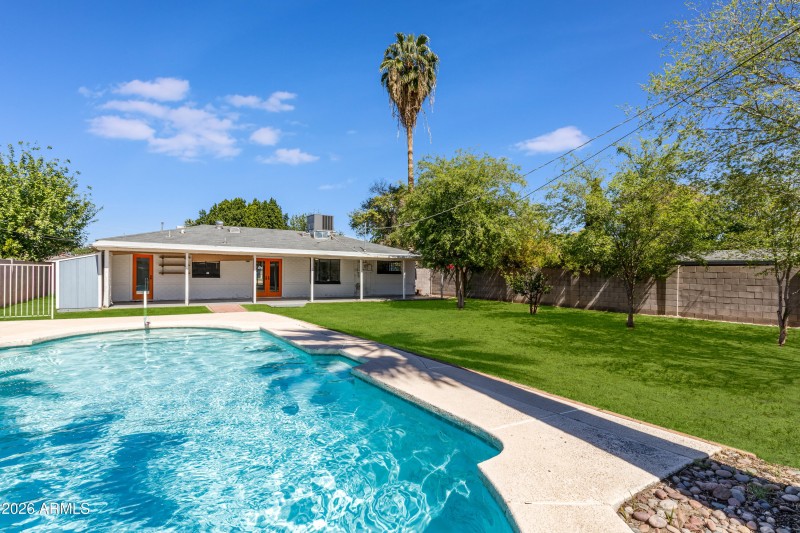 1807 E San Miguel-26