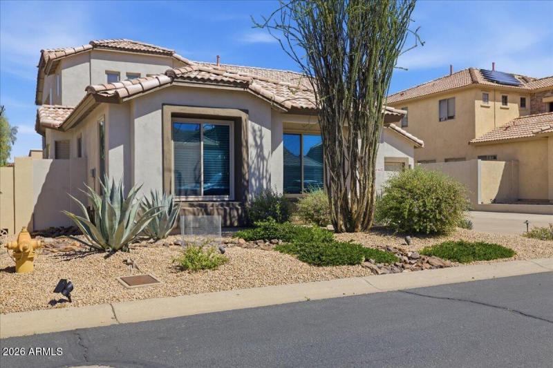 02-4622_Happy_Coyote_Trl_2