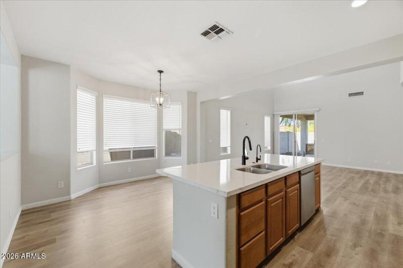 09-4622_Happy_Coyote_Trl_9