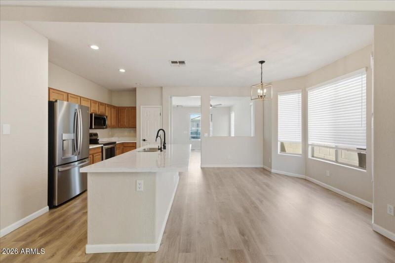 10-4622_Happy_Coyote_Trl_10