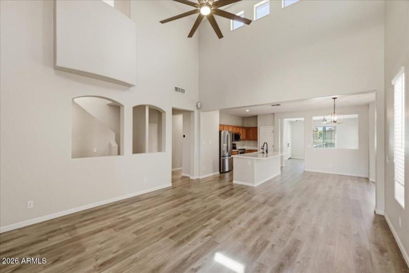 13-4622_Happy_Coyote_Trl_13