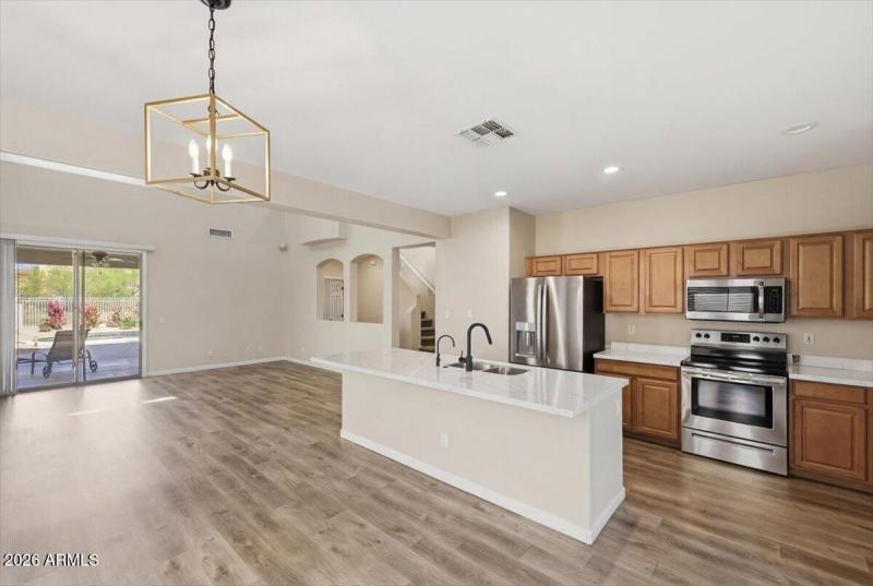 16-4622_Happy_Coyote_Trl_16