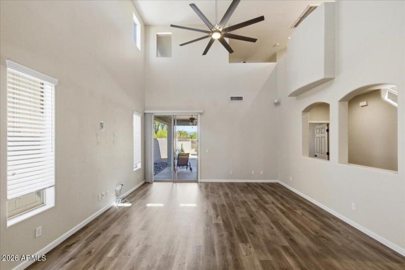 17-4622_Happy_Coyote_Trl_17