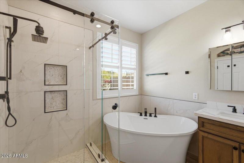 25-4622_Happy_Coyote_Trl_25