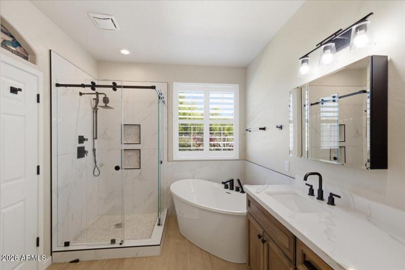 29-4622_Happy_Coyote_Trl_29