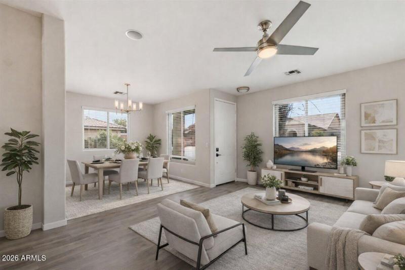 59-4622_Happy_Coyote_STAGED_1