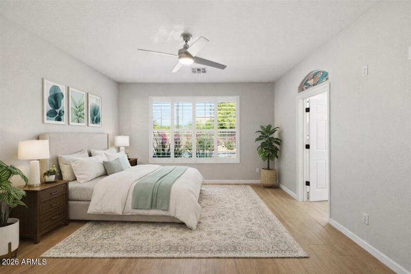 62-4622_Happy_Coyote_STAGED_4