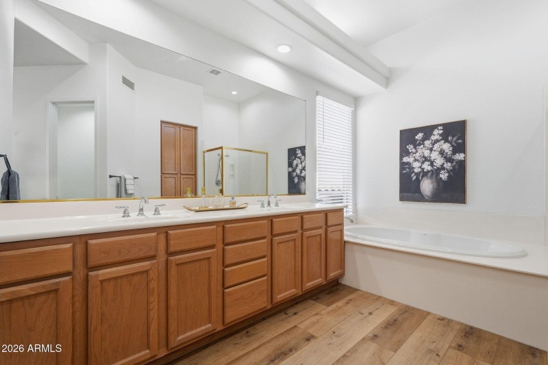 Primary Ensuite Bath