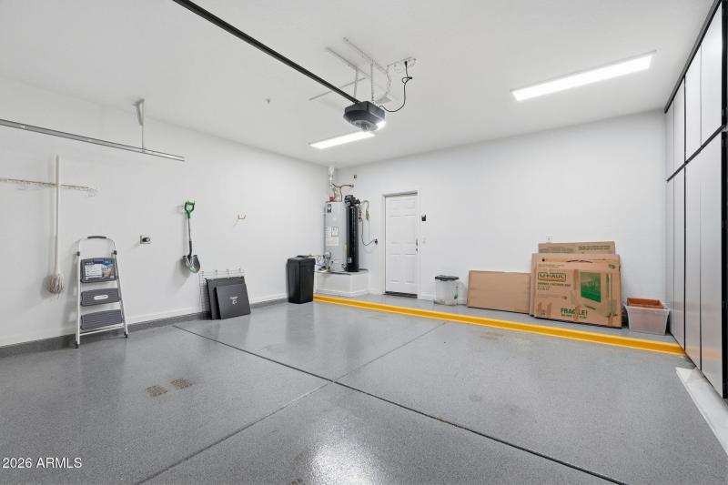 Garage w Electric Vehicle Charger