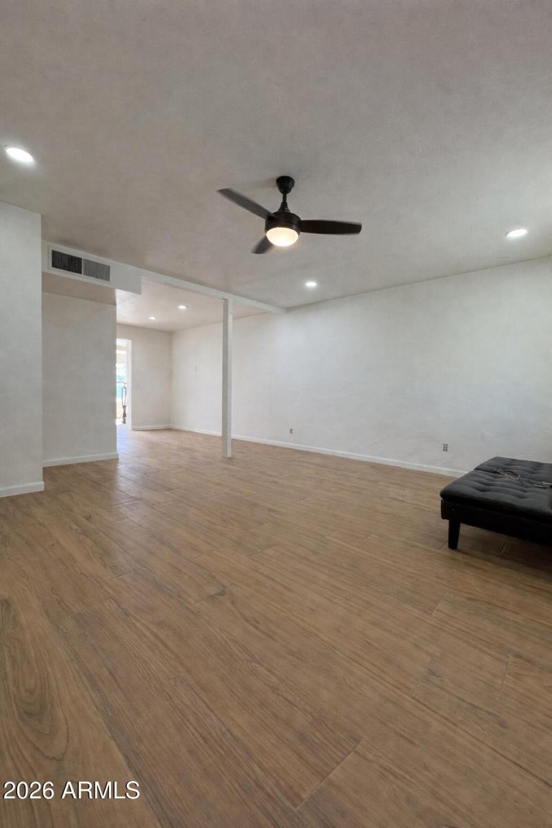 B3EA0456-EDFF-43EF-B8CE-66CFF511BECF