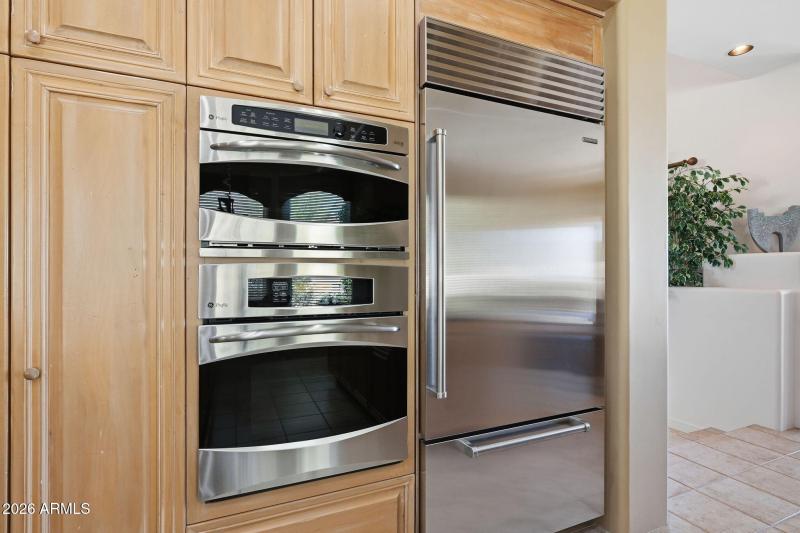 Sub Zero Fridge & Double Ovens