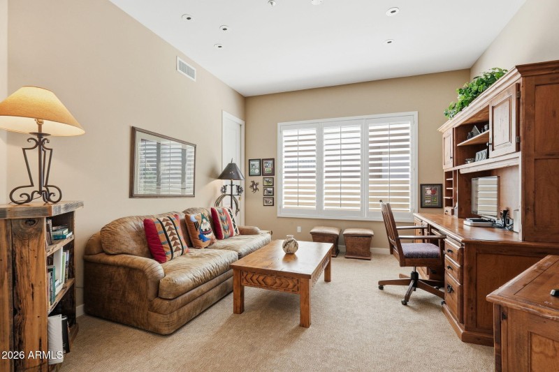 Den or additona Guest Bed w/Closet