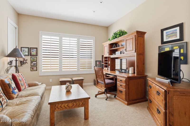 Den / Guest Bed w Closet