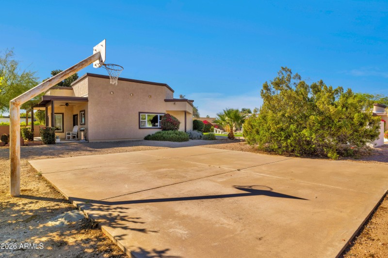 Basketball & Guest House