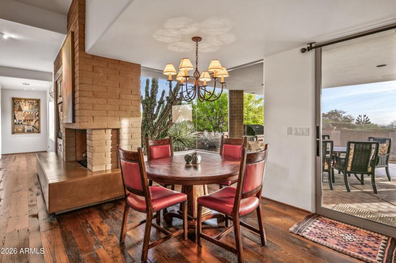 018_Casual Dining Delight