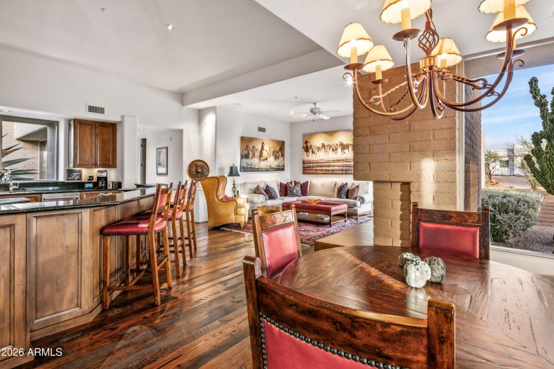 019_Flowing Floor Plan