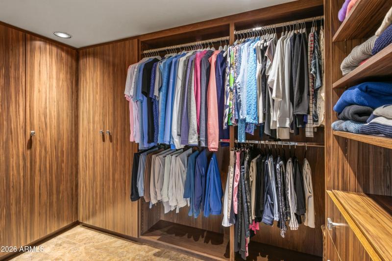 030_Designer Closet