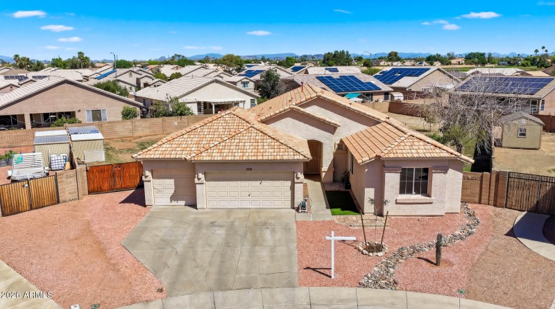 Gorgeous home in cul de sac lot