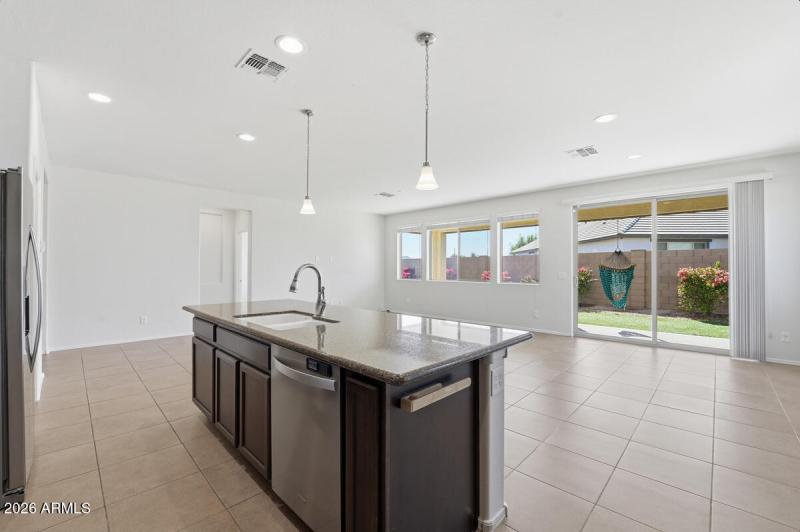 22617 E Via Las Brisas-26